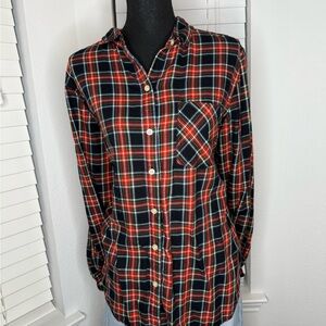 Old Navy Women's Plaid Button-Down Shirt - Red and Black